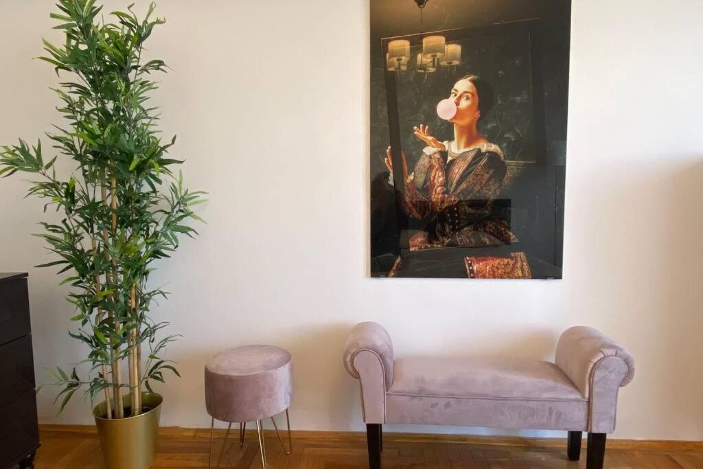 ブカレストNew Luxury Flat In Front Of The Parliament At Uniriiアパートメント エクステリア 写真