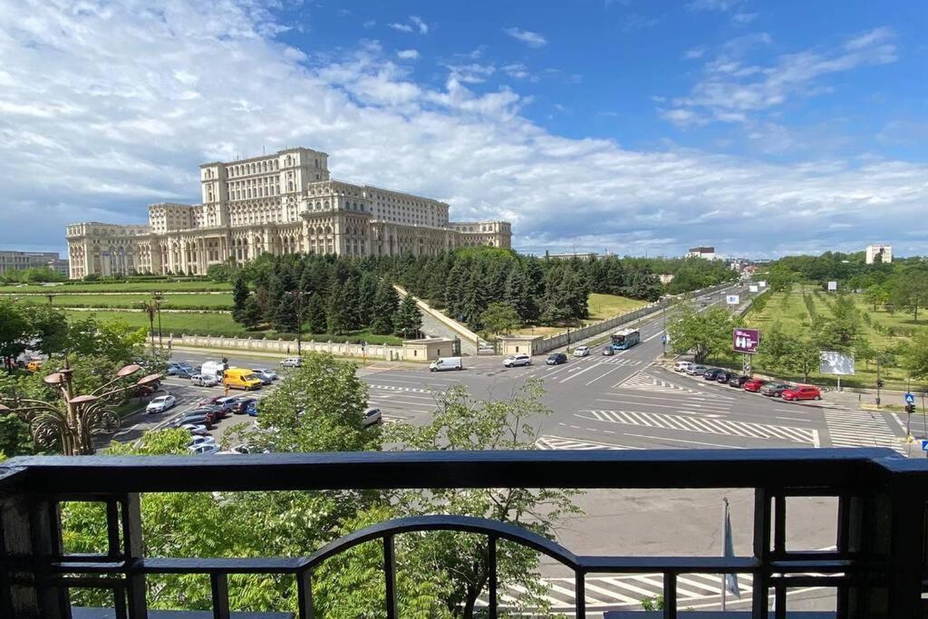 ブカレストNew Luxury Flat In Front Of The Parliament At Uniriiアパートメント エクステリア 写真