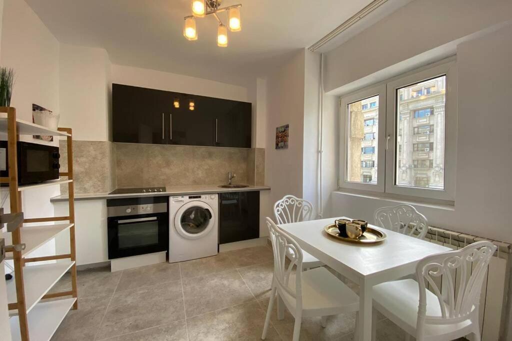 ブカレストNew Luxury Flat In Front Of The Parliament At Uniriiアパートメント エクステリア 写真